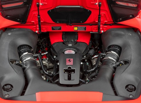 Ferrari F8 Tributo Spider 31