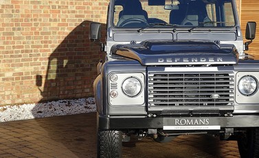 Land Rover 90 XS 28
