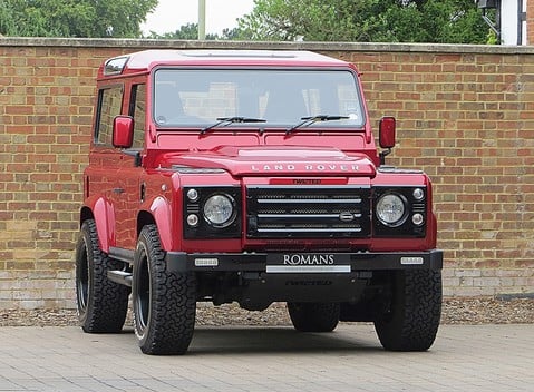 Land Rover Defender 90 XS 1