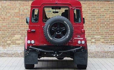 Land Rover Defender 90 XS 10