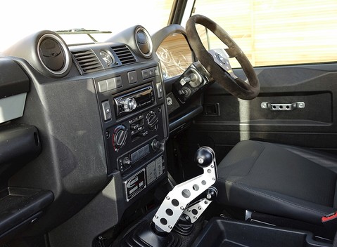 Land Rover Defender 90 Bowler Edition 9