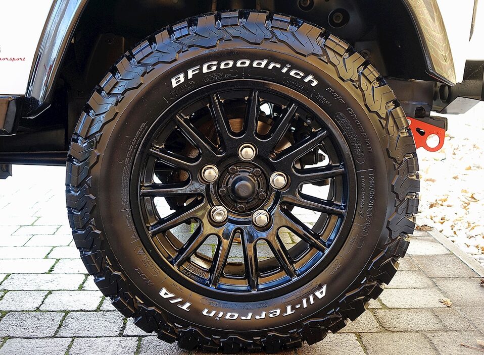 Used Land Rover Defender 90 Bowler Edition for sale | Fuji White