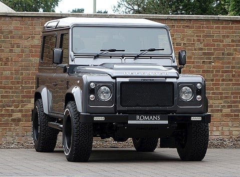 Land Rover Defender 90 XS T40 1