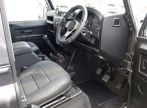 Land Rover Defender 90 XS T40 4
