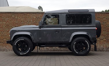 Land Rover Defender 90 XS T40 16