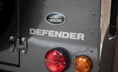 Land Rover Defender 90 TD XS Station Wagon 28
