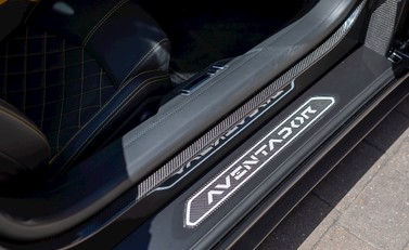 Lamborghini Aventador S LP740-4 26