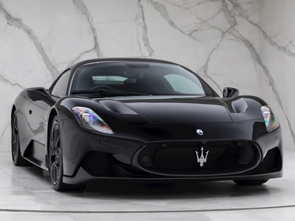 Used Maserati MC20 for sale | Nero Enigma