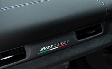 Maserati MC20 18