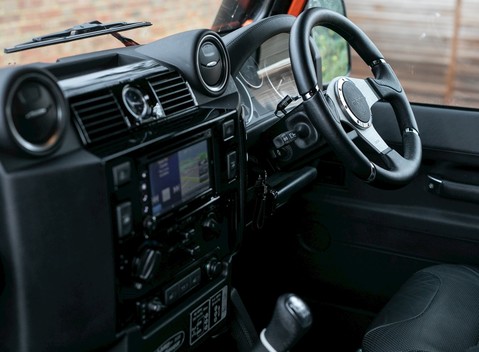 Land Rover Defender 90 Adventure 13