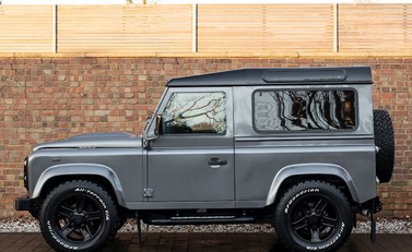 Land Rover Defender 90 XS URBAN TRUCK Carbon Edition 2