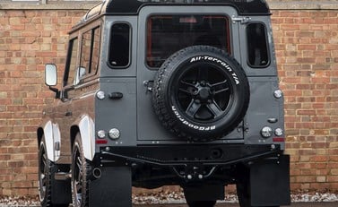 Land Rover Defender 90 XS URBAN TRUCK Carbon Edition 3