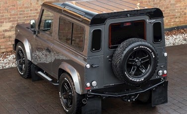 Land Rover Defender 90 XS URBAN TRUCK Carbon Edition 9