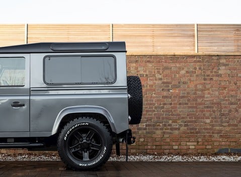 Land Rover Defender 90 XS URBAN TRUCK Carbon Edition 24