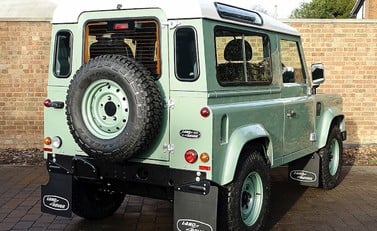 Land Rover 90 Heritage 2