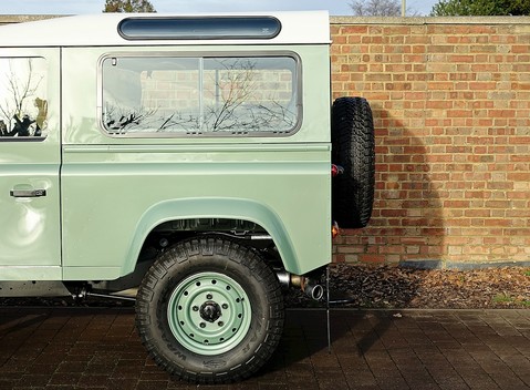 Land Rover 90 Heritage 17