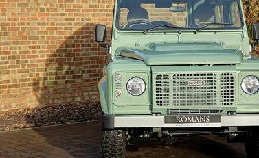Land Rover 90 Heritage 19