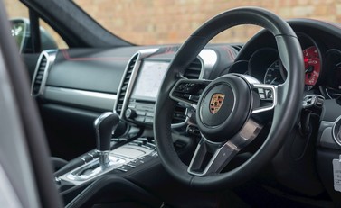 Porsche Cayenne GTS 11