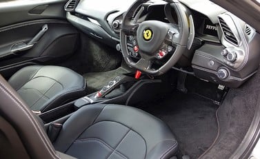 Ferrari 488 GTB 11