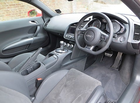 Audi R8 7