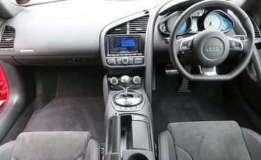 Audi R8 10