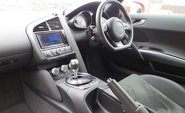 Audi R8 11