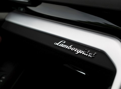 Lamborghini Urus 23