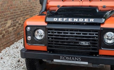 Land Rover Defender 110 Adventure Edition 22