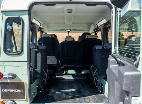Land Rover Defender 110 Heritage Station Wagon 33