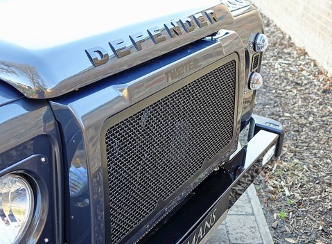 Land Rover Defender 90 Twisted T40 S 32