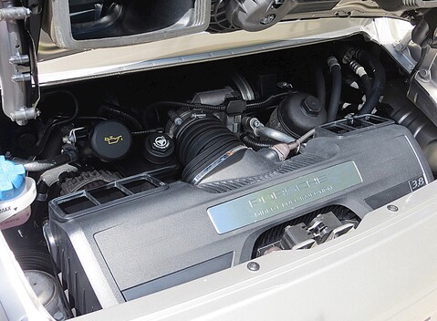 Porsche 911 (997) Carrera 4S Cabriolet 13