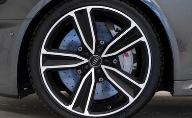 Audi RS4 Avant Carbon Edition 8