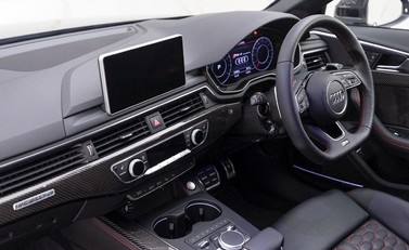 Audi RS4 Avant Carbon Edition 15
