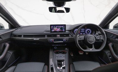 Audi RS4 Avant Carbon Edition 16