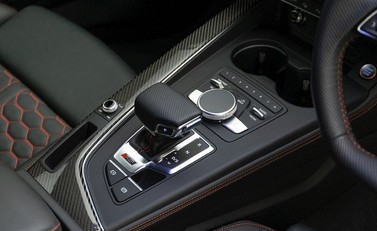 Audi RS4 Avant Carbon Edition 19