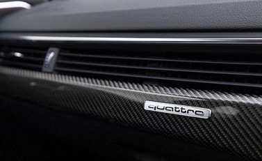 Audi RS4 Avant Carbon Edition 20