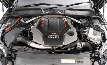 Audi RS4 Avant Carbon Edition 30