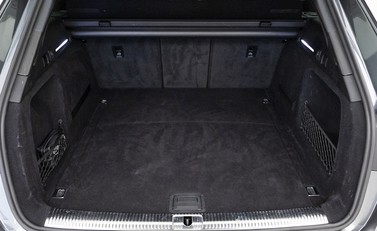Audi RS4 Avant Carbon Edition 31