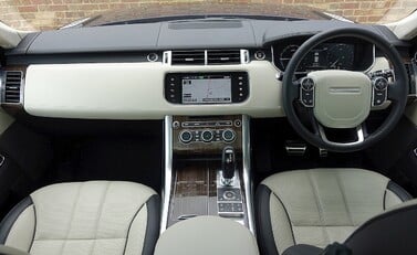 Land Rover Range Rover Sport 3.0 SDV6 Hybrid Autobiography 9