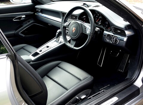 Porsche 911 (991) Carrera 14