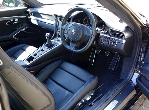 Porsche 911 (991) Carrera S 11