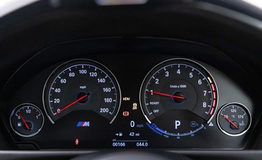 BMW M4 DTM Champion Edition 10