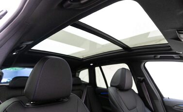 BMW Ix3 M Sport Pro 8