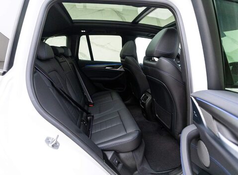 BMW Ix3 M Sport Pro 10