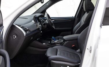 BMW Ix3 M Sport Pro 11