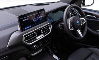 BMW Ix3 M Sport Pro 12