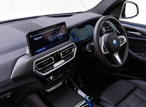 BMW Ix3 M Sport Pro 12
