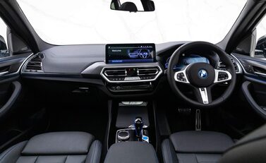 BMW Ix3 M Sport Pro 13