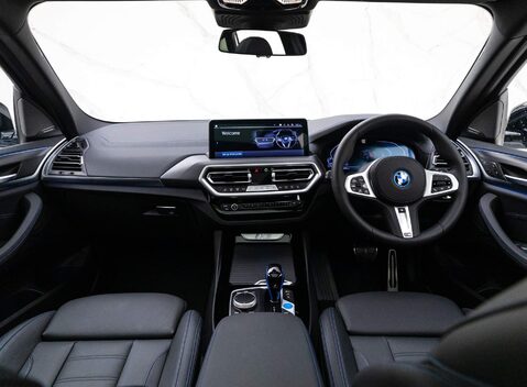 BMW Ix3 M Sport Pro 13