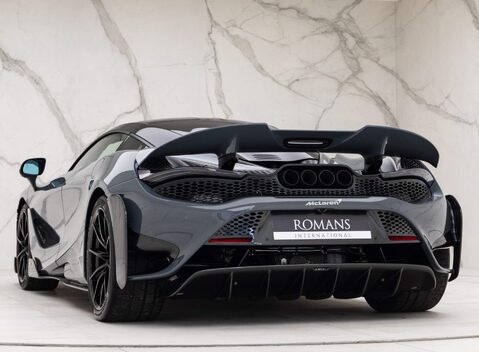 McLaren 765LT V8 SSG 5
